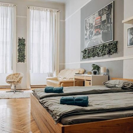Big Apartment In The City Centre Budapest Exterior photo
